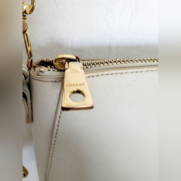 DKNY Bryant Park 100%Cow Saffiano Leather Crossbody Bag Taupe Gray 11"×6"×2" - Picture 11 of 16